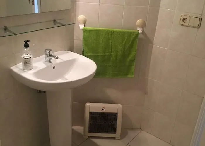 Con Aire Acondicionado En Urbanizacion Con Piscina *